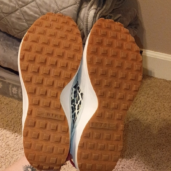 Nike White and Orange Sneakers - Picture 4 of 5